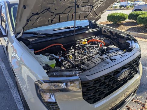 New 2025 Ford Maverick XLT w/ XLT Luxury Package image 36