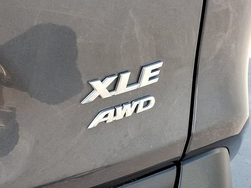 Used 2021 Toyota RAV4 XLE AWD/4WD image 10