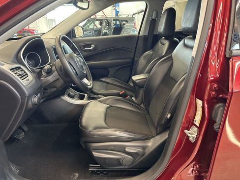 Used 2020 Jeep Compass Latitude w/ Cold Weather Group AWD/4WD image 18