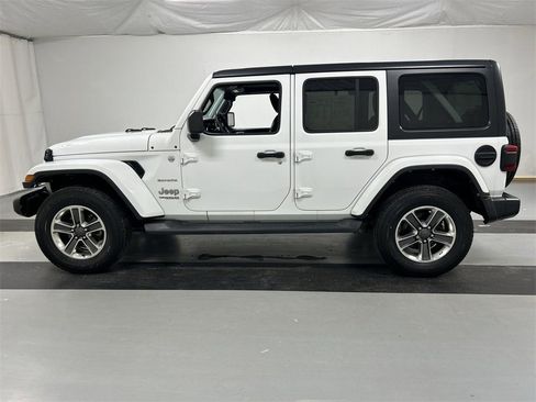 Used 2018 Jeep Wrangler Unlimited Sahara w/ Dual Top Group image 5