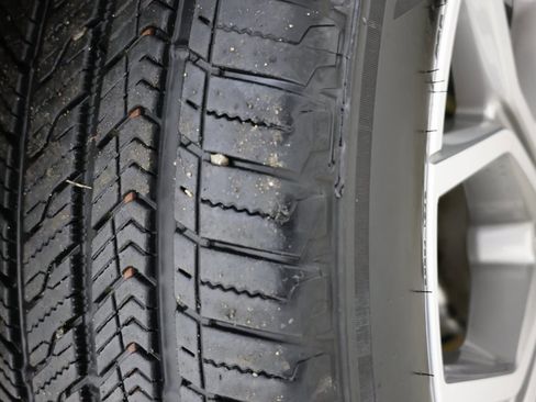 Used 2023 BMW X7 xDrive40i w/ Executive Package image 16