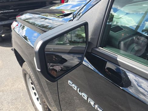 Used 2025 Chevrolet Colorado W/T image 11