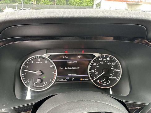 Used 2023 Nissan Pathfinder SL AWD/4WD image 28