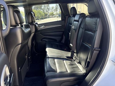 Used 2022 Jeep Grand Cherokee Limited image 12