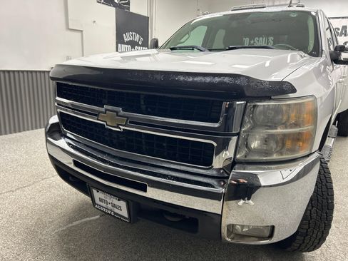Used 2009 Chevrolet Silverado 3500 LTZ w/ LTZ Plus Package image 2