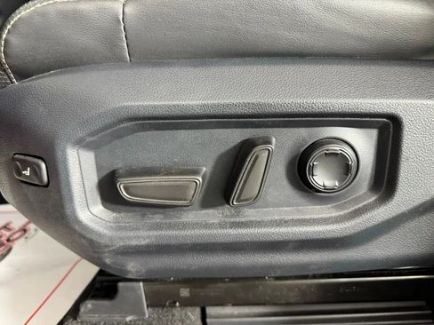 Used 2023 Toyota Sequoia Capstone AWD/4WD image 36