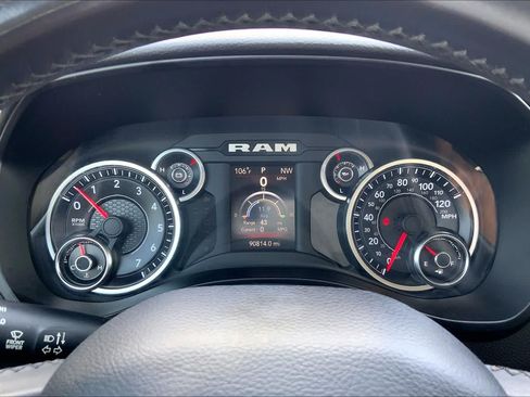 Used 2019 RAM 1500 Big Horn RWD image 25