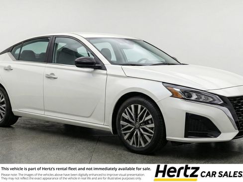 Used 2025 Nissan Altima 2.5 SV FWD image 1