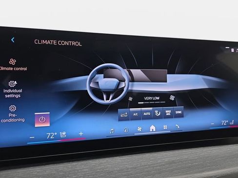 Certified 2025 BMW 330i xDrive Sedan w/ Convenience Package AWD/4WD image 20