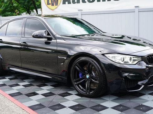 Used 2017 BMW M3 w/ Executive Package RWD image 3