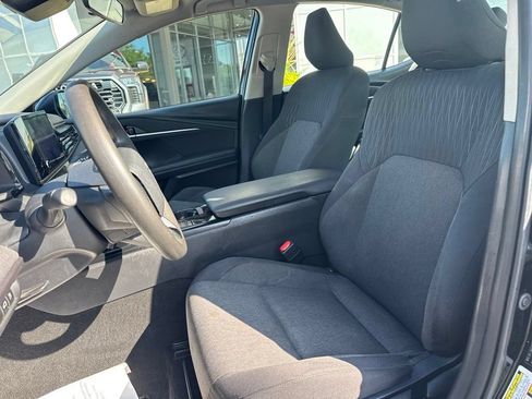 Used 2025 Toyota Camry LE FWD image 13