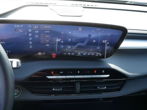 Certified 2025 Buick Enclave Avenir w/ Super Cruise Package image 23