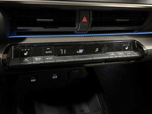 Used 2024 Toyota Prius XLE image 16