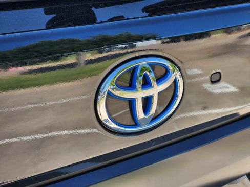 Used 2024 Toyota Sequoia SR5 w/ SR5 Premium Package AWD/4WD image 36