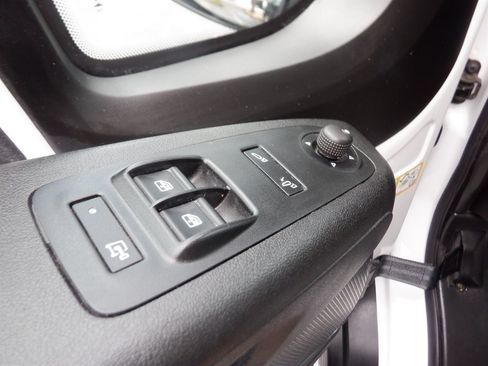 Used 2025 RAM ProMaster 3500 w/ Convenience Group FWD image 12
