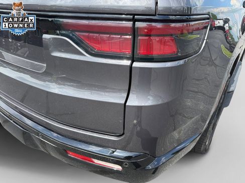 Used 2024 Jeep Wagoneer Series II AWD/4WD image 19