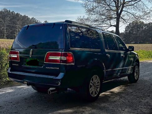 Used 2012 Lincoln Navigator L 2WD image 5