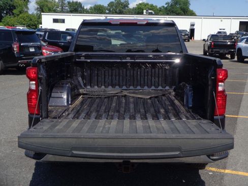 Used 2023 Chevrolet Silverado 1500 LT AWD/4WD image 7
