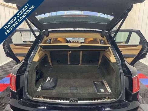 Used 2018 Bentley Bentayga AWD/4WD image 11