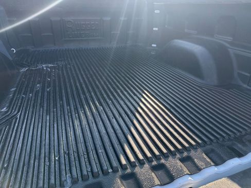 Used 2024 Chevrolet Silverado 1500 LT image 17