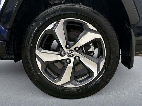 Used 2021 Toyota RAV4 SE image 11