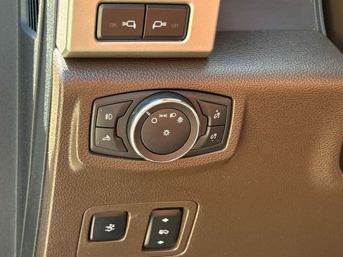 Certified 2022 Ford F250 King Ranch w/ Chrome Package AWD/4WD image 23