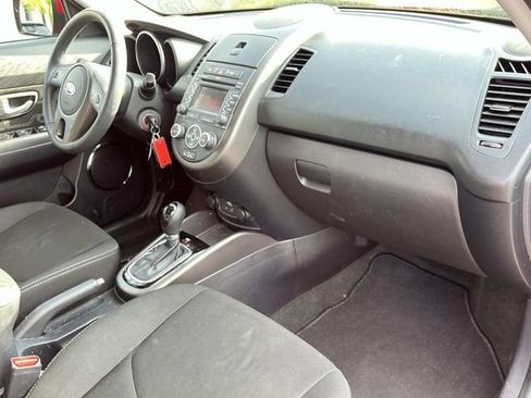 Used 2012 Kia Soul + w/ Audio Pkg FWD image 23