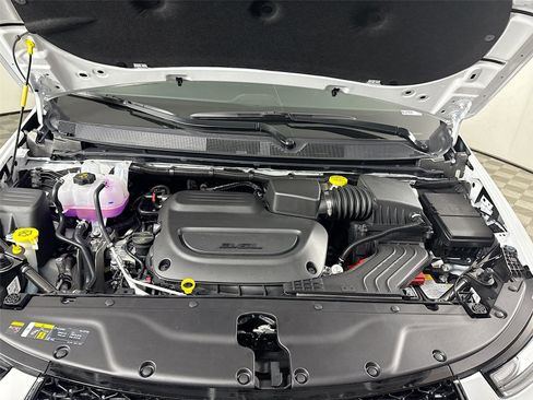 New 2026 Chrysler Pacifica Select image 21