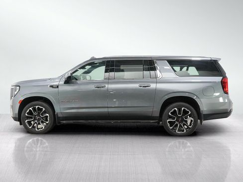Used 2022 GMC Yukon XL SLE AWD/4WD image 2