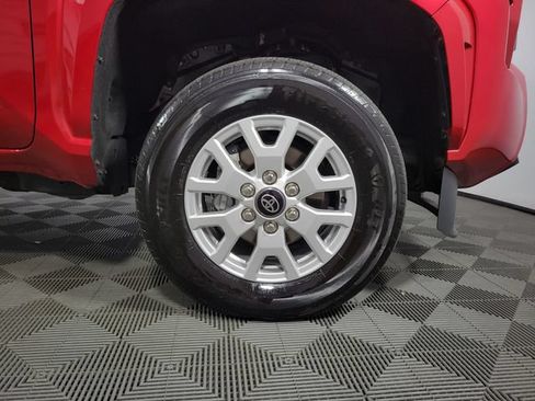 Used 2025 Toyota Tacoma SR5 AWD/4WD image 11