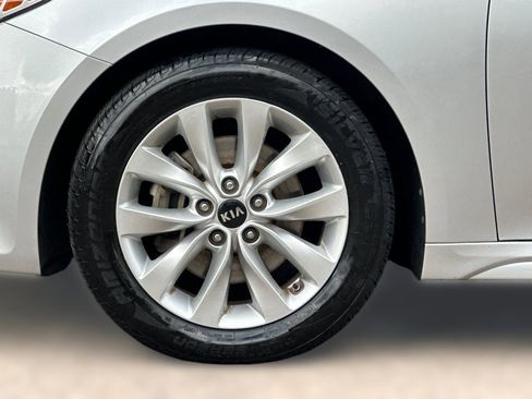 Used 2017 Kia Optima LX w/ Option Group 014 image 12