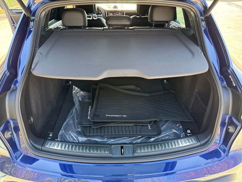 Used 2023 Porsche Macan Turbo image 27