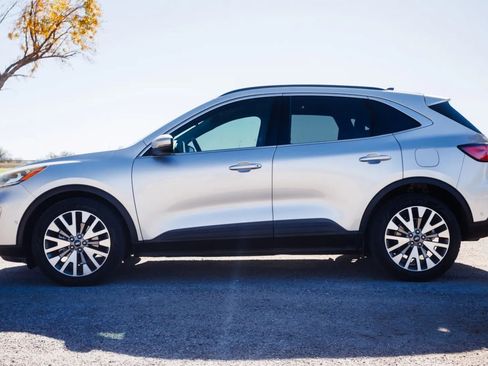 Used 2020 Ford Escape Titanium w/ Titanium Premium Package 2.0 image 9