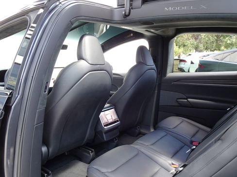 Used 2024 Tesla Model X AWD/4WD image 17