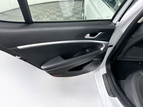 Used 2025 Genesis G70 2.5T RWD image 26