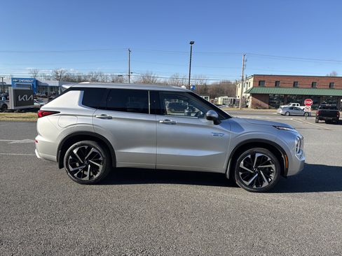 Used 2023 Mitsubishi Outlander SEL 40th Anniversary image 4