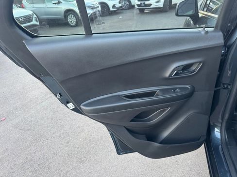 Used 2021 Chevrolet Trax LT image 16