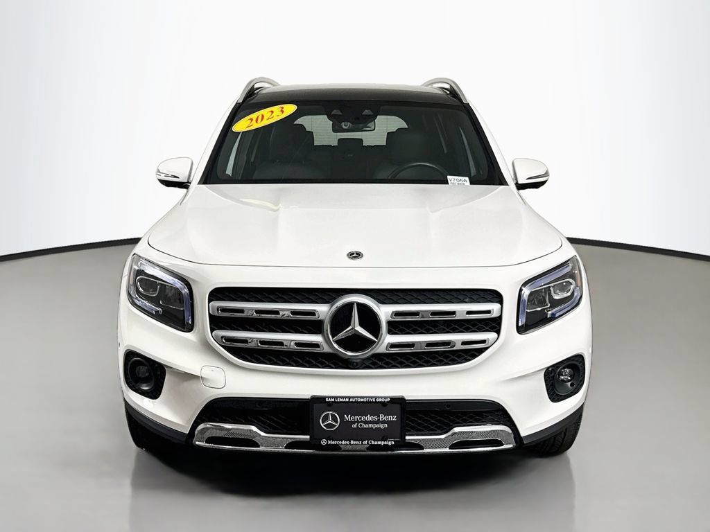 Used 2023 Mercedes-Benz GLB 250 4MATIC image 2