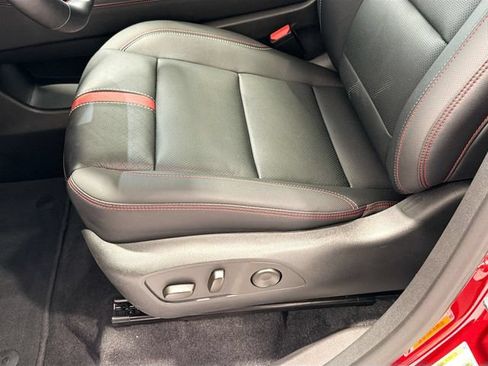 Used 2025 Chevrolet Traverse RS AWD/4WD image 18