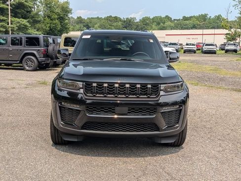 New 2026 Jeep Grand Cherokee Limited w/ Limited Altitude Package AWD/4WD image 8