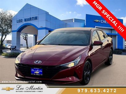 Used 2023 Hyundai Elantra SEL w/ Preferred Accessory Package