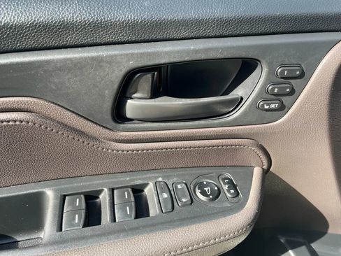 Used 2018 Honda Odyssey EX-L image 19