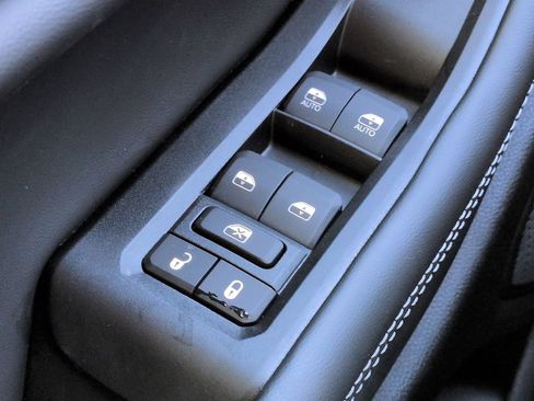 New 2026 Jeep Grand Cherokee Altitude image 24