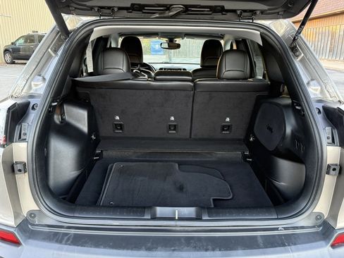 Used 2019 Jeep Cherokee Limited image 14