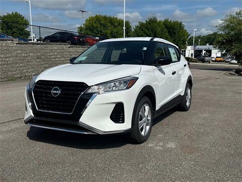 New 2025 Nissan Kicks Play S image 8