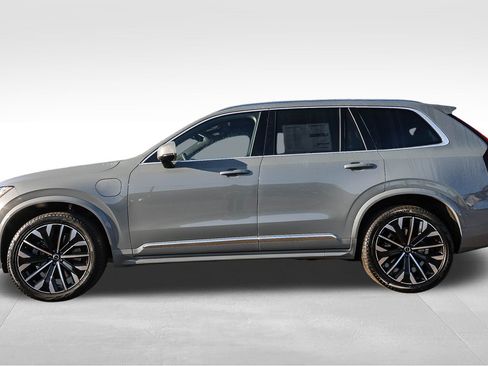 New 2026 Volvo XC90 T8 Plus w/ Protection Package Premier AWD/4WD image 8