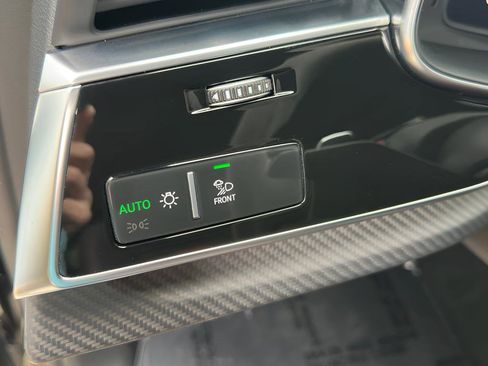 Certified 2025 Audi RS Q8 performance image 64