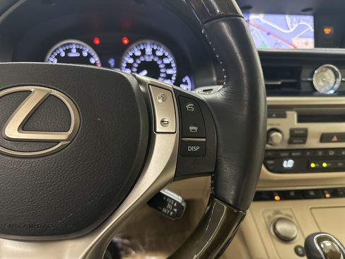 Used 2014 Lexus ES 350 w/ Luxury Package FWD image 20