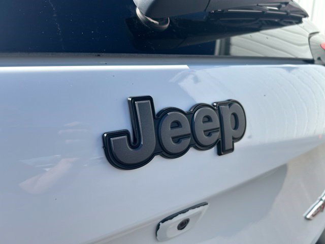 Used 2018 Jeep Cherokee Trailhawk w/ Comfort & Convenience Group AWD/4WD image 48