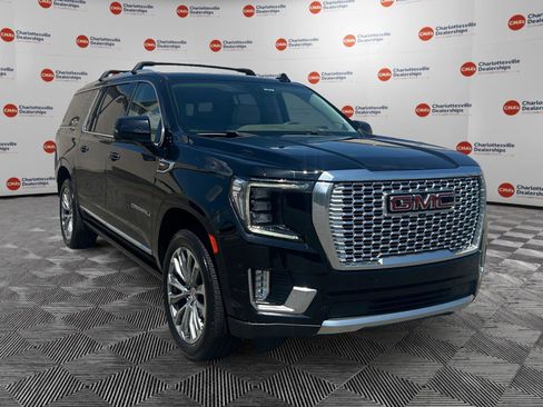 Used 2021 GMC Yukon XL Denali w/ Denali Ultimate Package AWD/4WD image 7